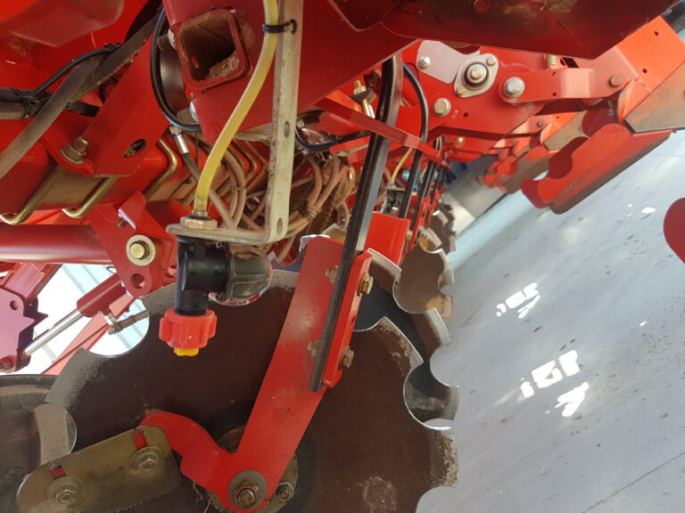 Planteuse pomme de terre vue buse catégorie combinée